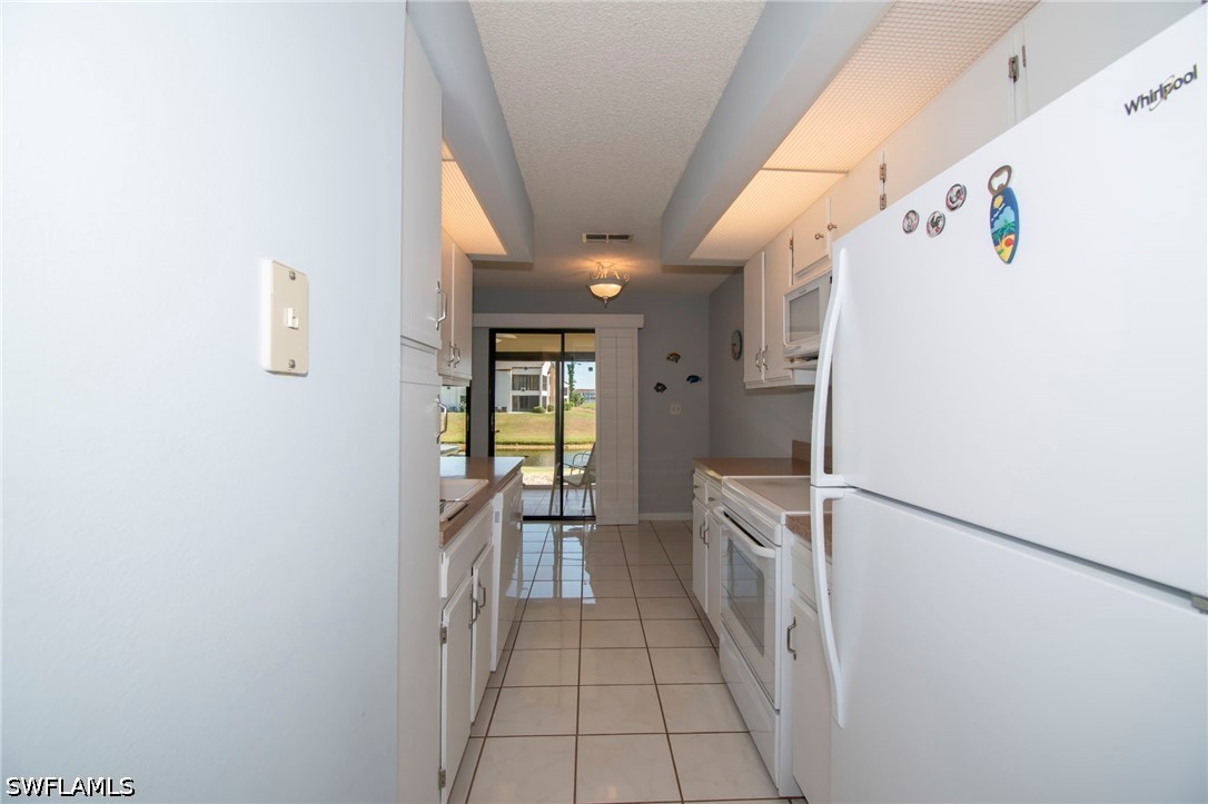 2 Bed Waterfront Home for Sale in Fort Myers, photo 12