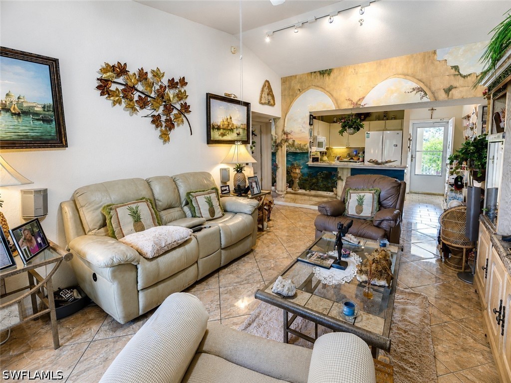 3 Bed Waterfront Home for Sale in Naples, FL, $2,450 — photo 12