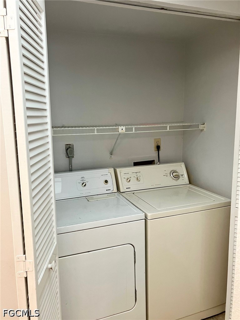 2 Bed Townhouse for Sale in Sandalwood Estates, FL, $1,550 — photo 12