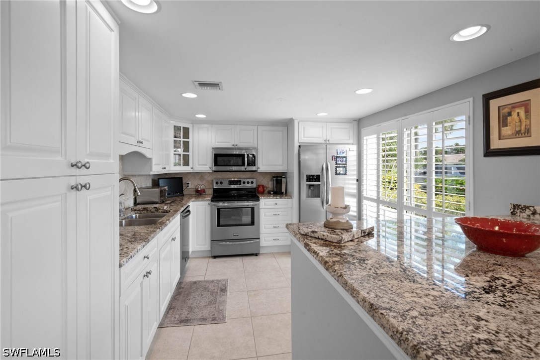 2 Bed Condominium for Sale in Naples, FL, $335,000 — photo 12