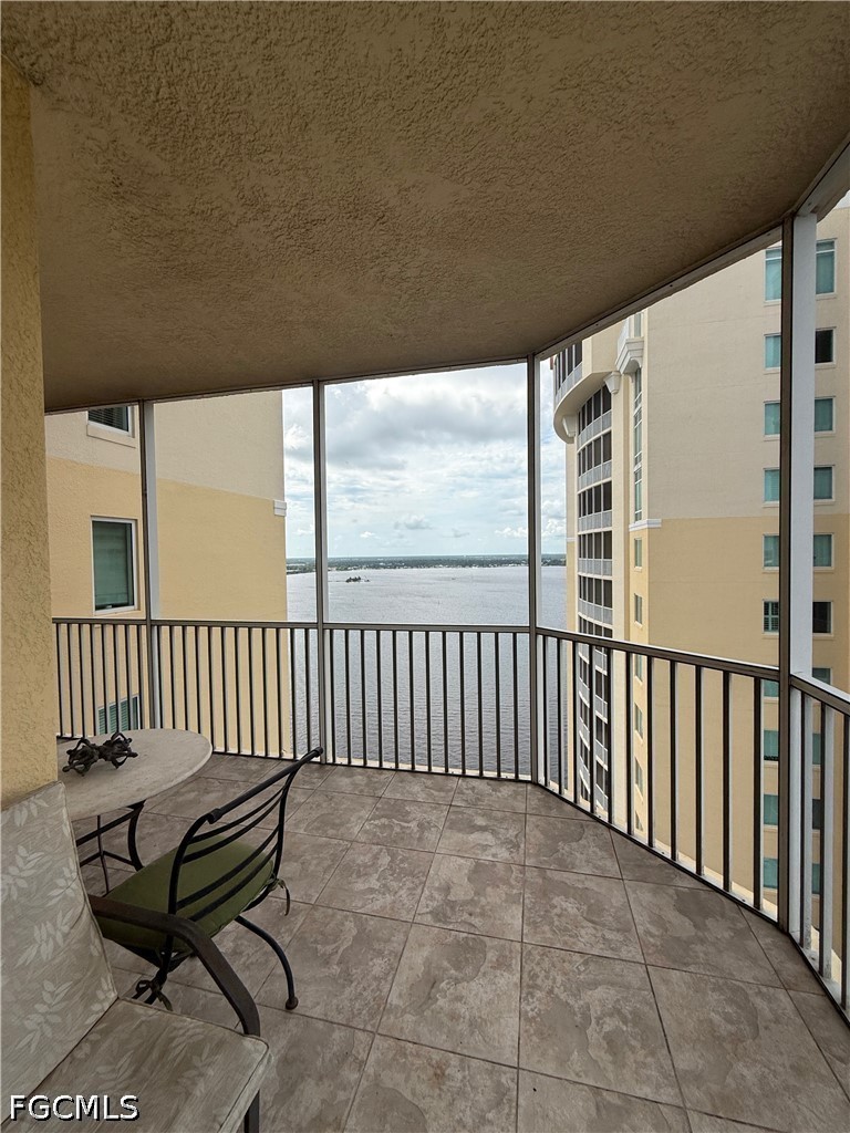 2 Bed Waterfront Home for Sale in Riviera, FL, $2,450 — photo 12