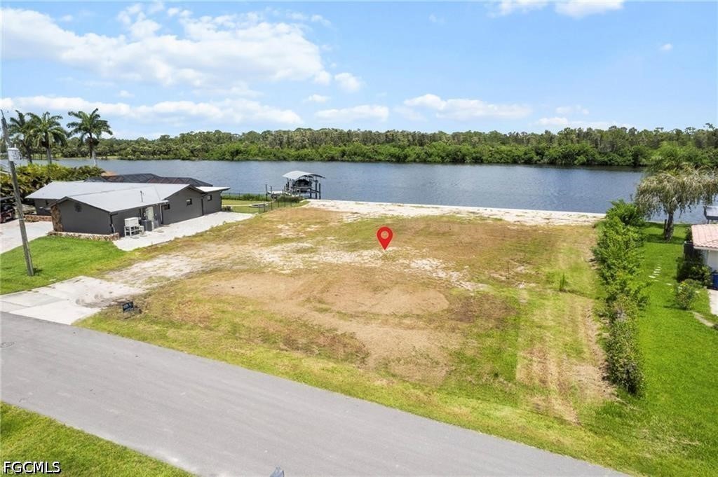 Waterfront Home for Sale in River Forest, FL, $450,000 — photo 12