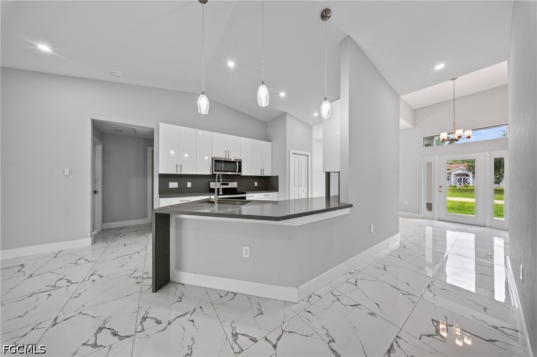 3 Bed SingleFamilyResidence for Sale in Lehigh Acres, photo 12