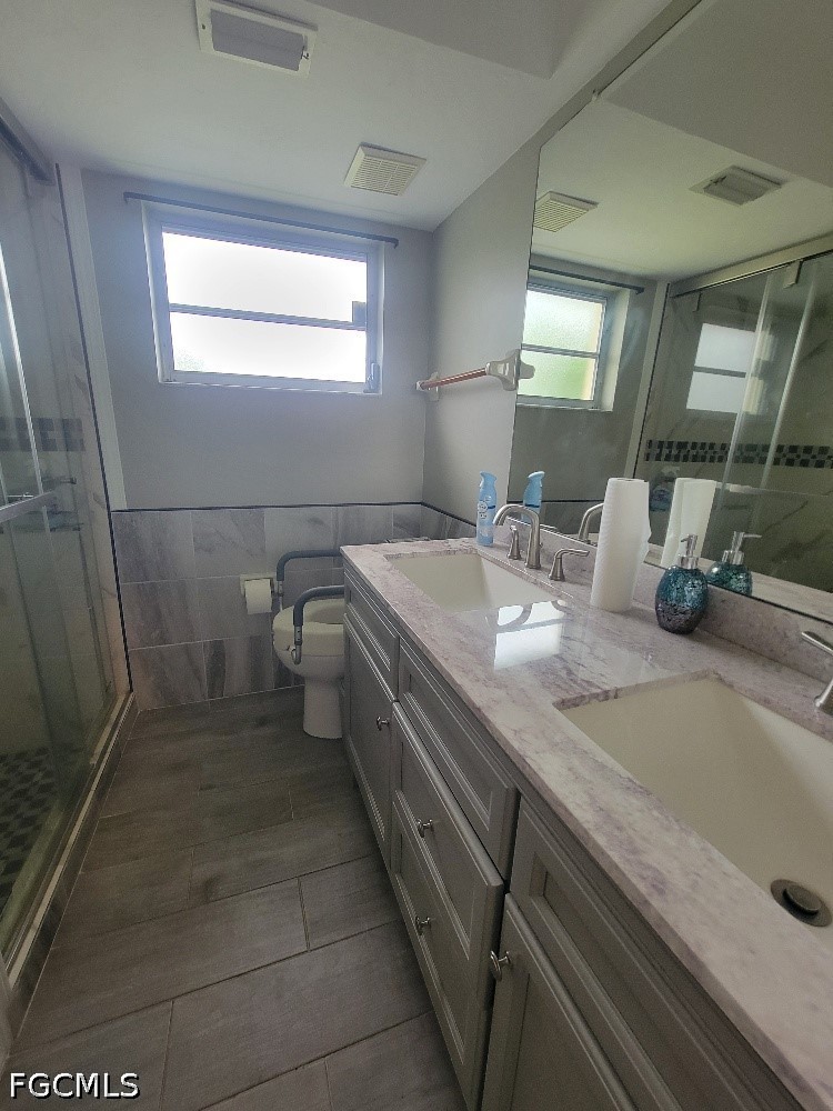 2 Bed Townhouse for Sale in Lehigh Acres, FL, $1,300 — photo 12