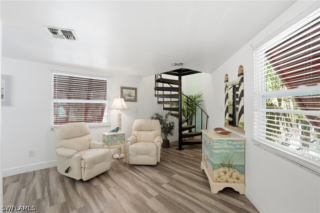 2 Bed SingleFamilyResidence for Sale in Gulf Heights, FL — photo 12