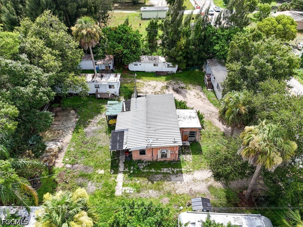 6 Bed SingleFamilyResidence for Sale in Fort Myers, FL — photo 12