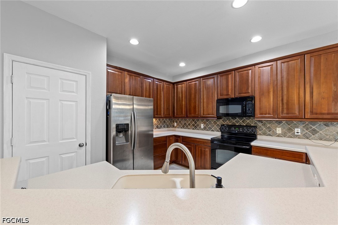 3 Bed SingleFamilyResidence for Sale in Cypress Cay, photo 12