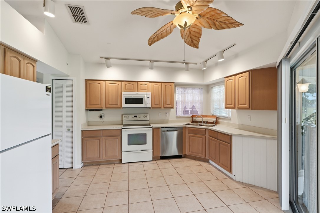 3 Bed SingleFamilyResidence for Sale in Estero, FL, $360,000 — photo 12