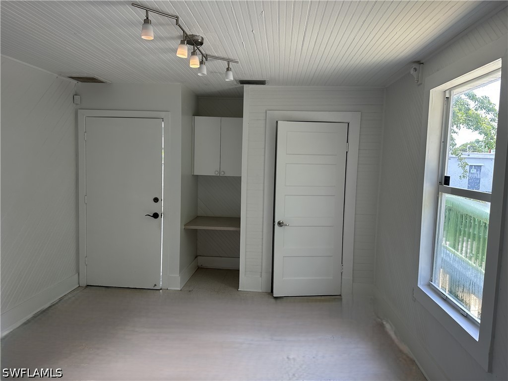 Office for Sale in Fort Myers, FL, $310,000 — photo 12