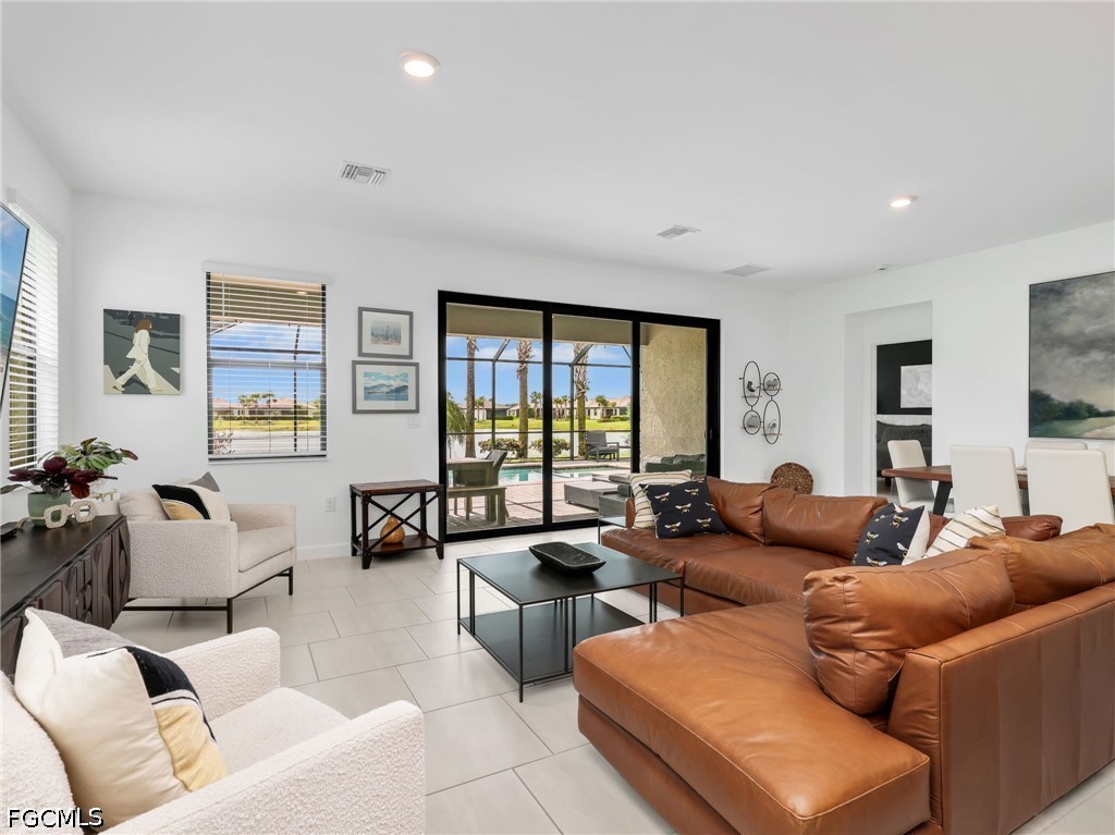 3 Bed Pool Home for Sale in Verdana Village, photo 12