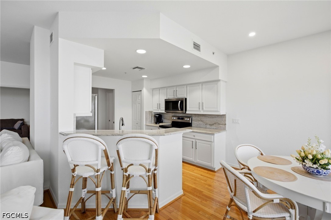 3 Bed Waterfront Home for Sale in Waterside At Bay Beach, photo 12