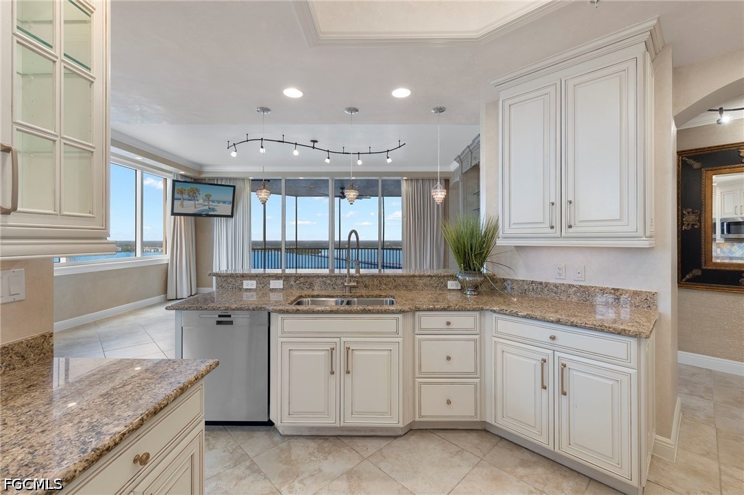 2 Bed Waterfront Home for Sale in Fort Myers, FL, $695,000 — photo 12