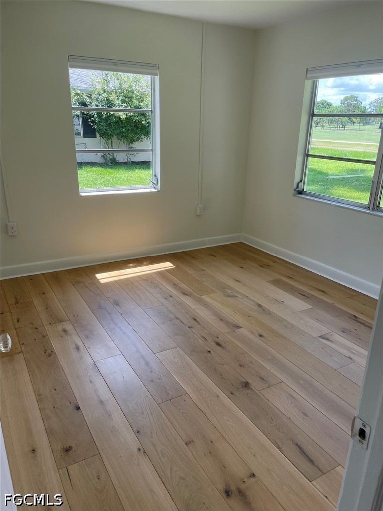 2 Bed SingleFamilyResidence for Sale in Allen Court, FL — photo 12