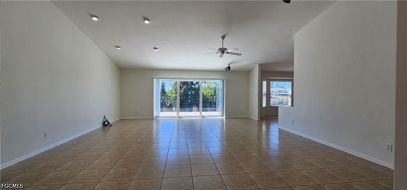 3 Bed Waterfront Home for Sale in Cape Coral, photo 12