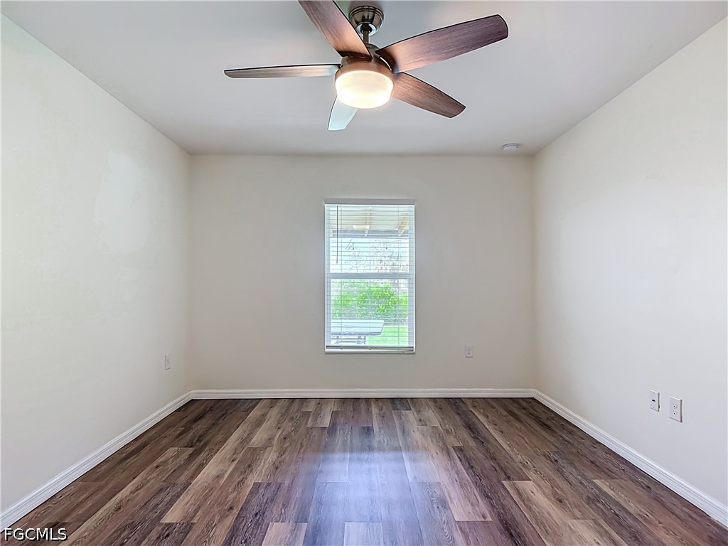 3 Bed SingleFamilyResidence for Sale in Mirror Lakes, FL — photo 12