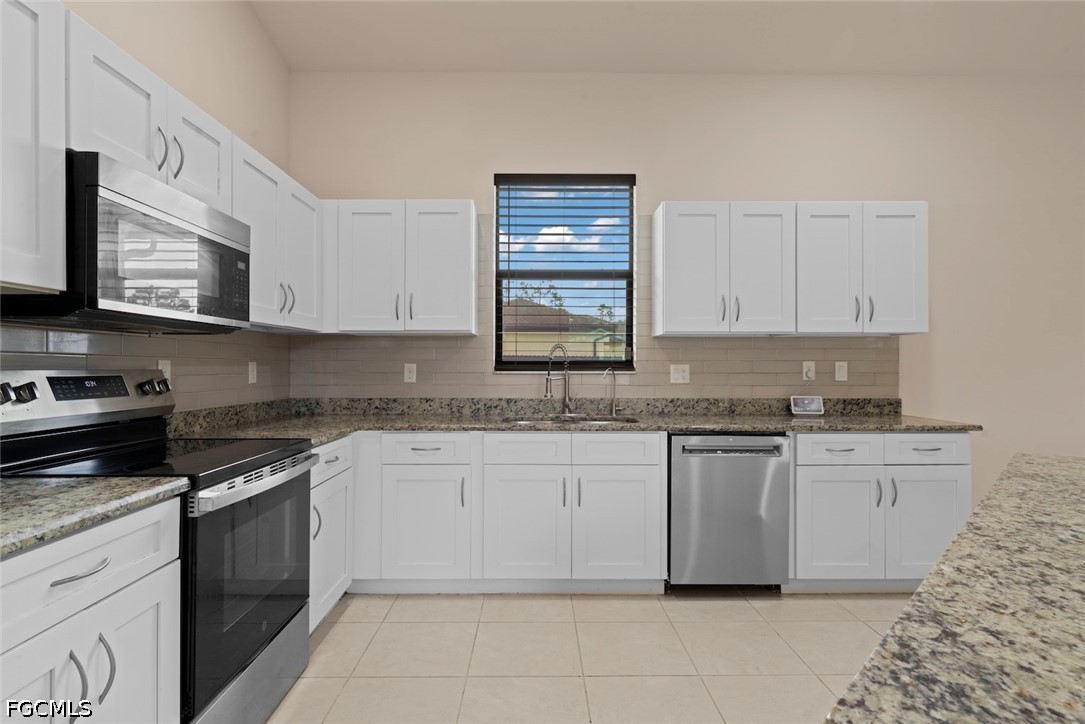 4 Bed SingleFamilyResidence for Sale in Lehigh Acres, photo 12