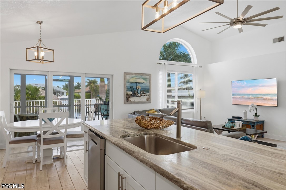 3 Bed Pool Home for Sale in Cape Coral, photo 12
