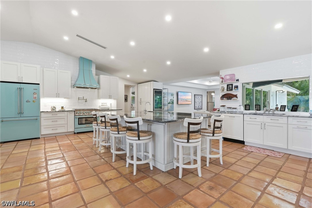 4 Bed Pool Home for Sale in Park Shore, photo 12