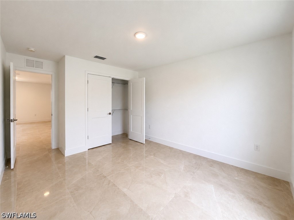 3 Bed SingleFamilyResidence for Sale in Lehigh Acres, photo 12