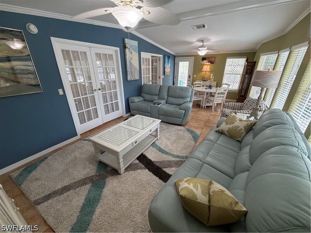 2 Bed SingleFamilyResidence for Sale in Fort Myers, photo 12