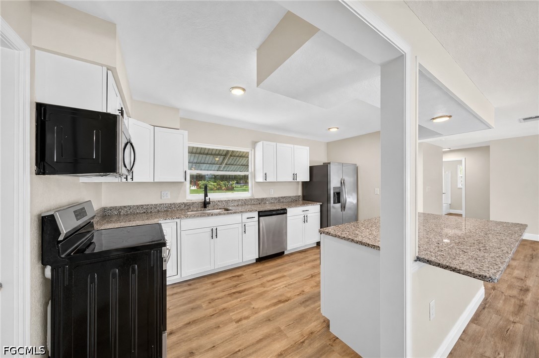 3 Bed Pool Home for Sale in Cape Coral, photo 12