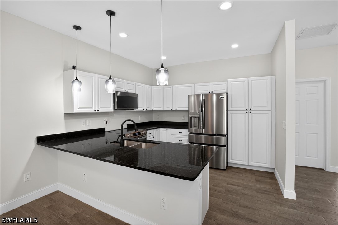 3 Bed SingleFamilyResidence for Sale in Lehigh Acres, photo 12