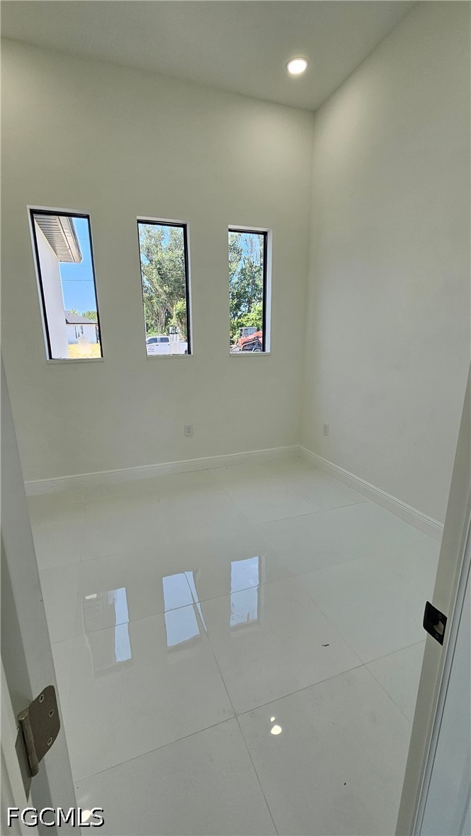 4 Bed SingleFamilyResidence for Sale in Lehigh Acres, photo 12