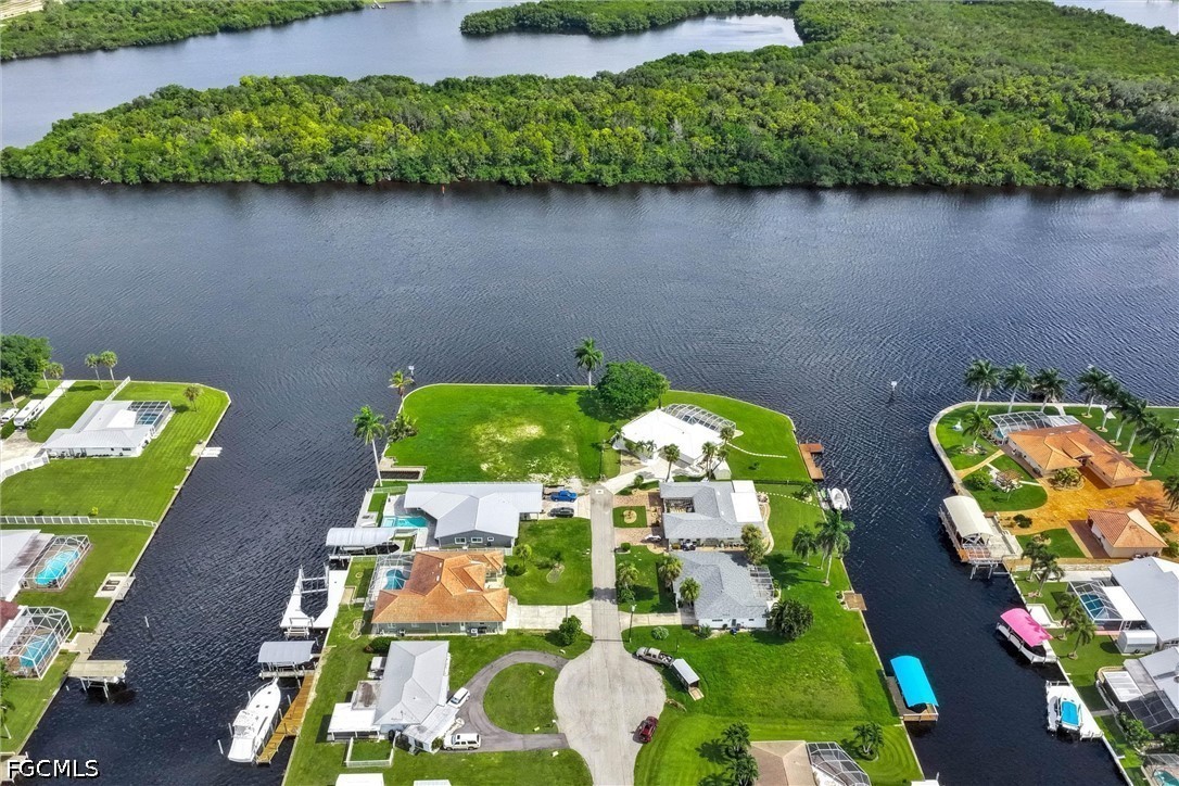 Waterfront Home for Sale in Fort Myers Shores, photo 12