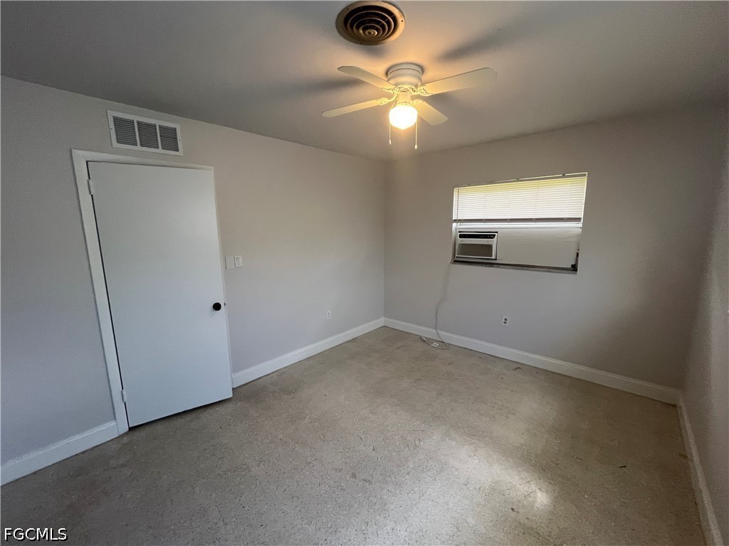 3 Bed SingleFamilyResidence for Sale in Fort Myers, photo 12