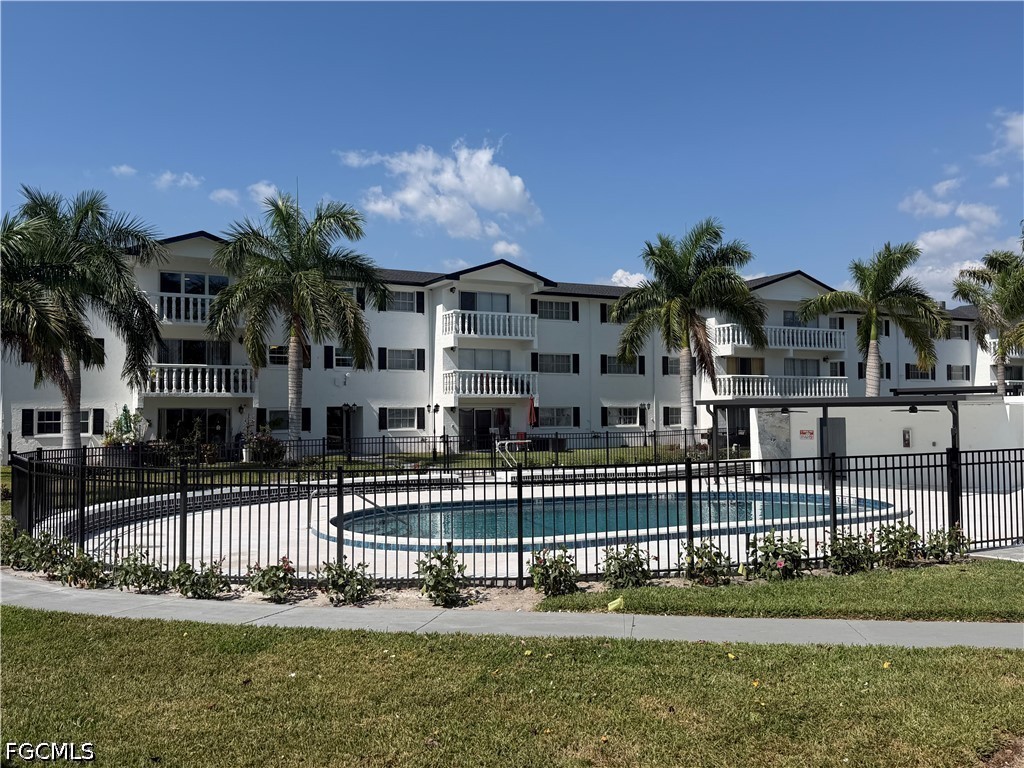 2 Bed Condominium for Sale in Windsor West, photo 12