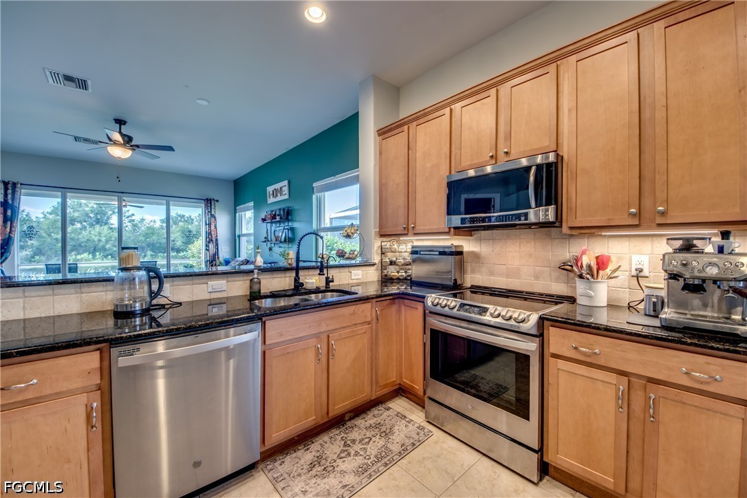 3 Bed Waterfront Home for Sale in Fort Myers, photo 12