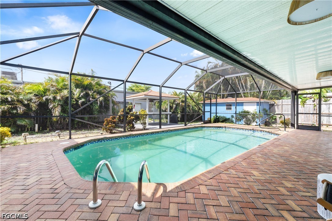 3 Bed Pool Home for Sale in Palmlee Park, photo 12