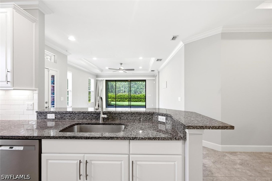 2 Bed Attached for Sale in Naples, photo 12