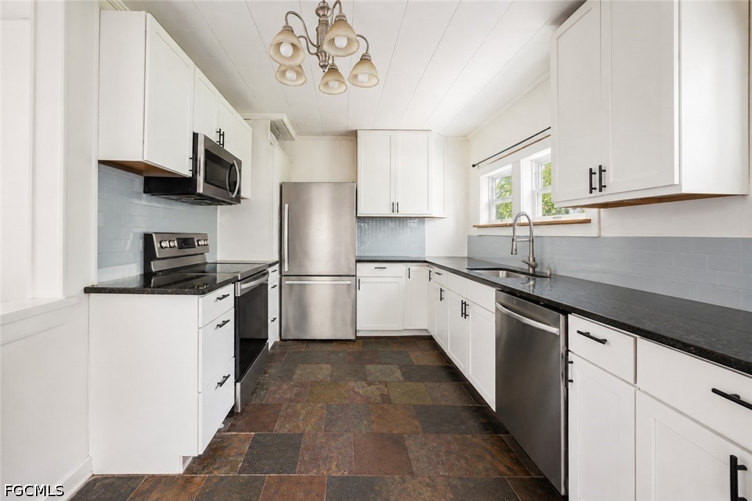 2 Bed SingleFamilyResidence for Sale in Labelle, photo 12