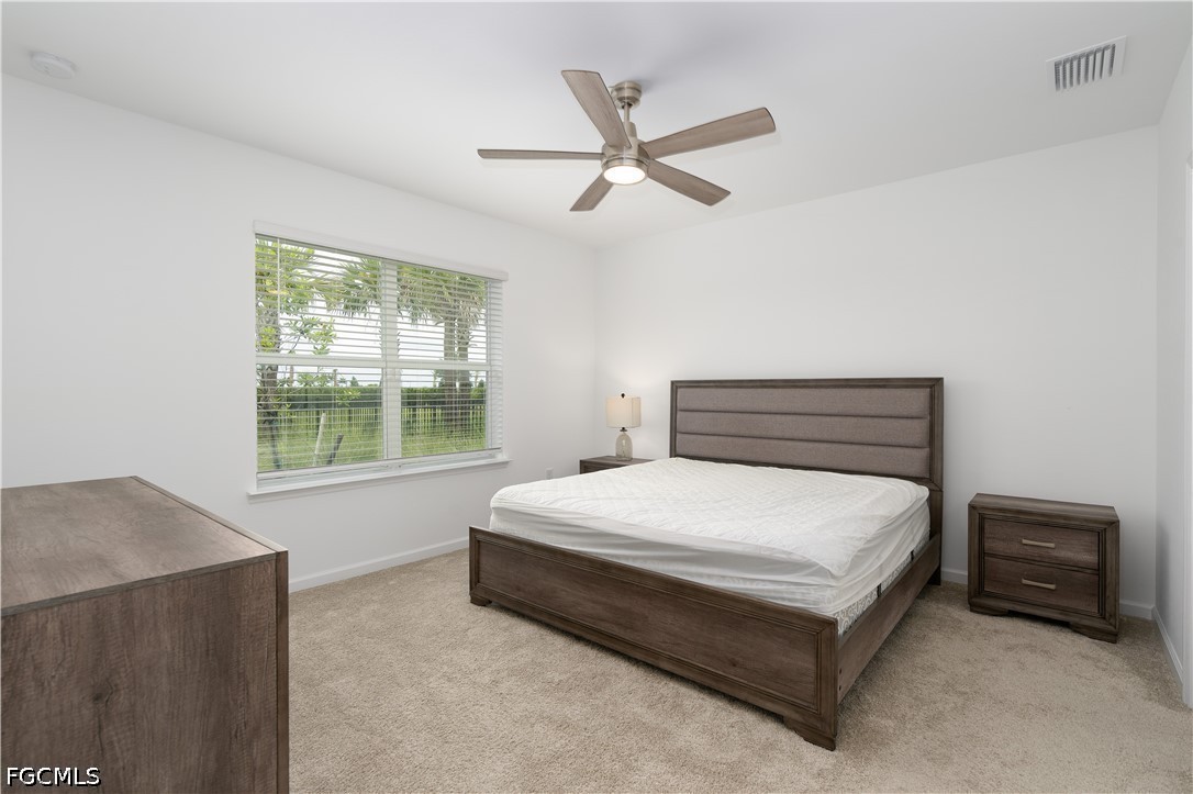 3 Bed SingleFamilyResidence for Sale in Northridge, photo 12