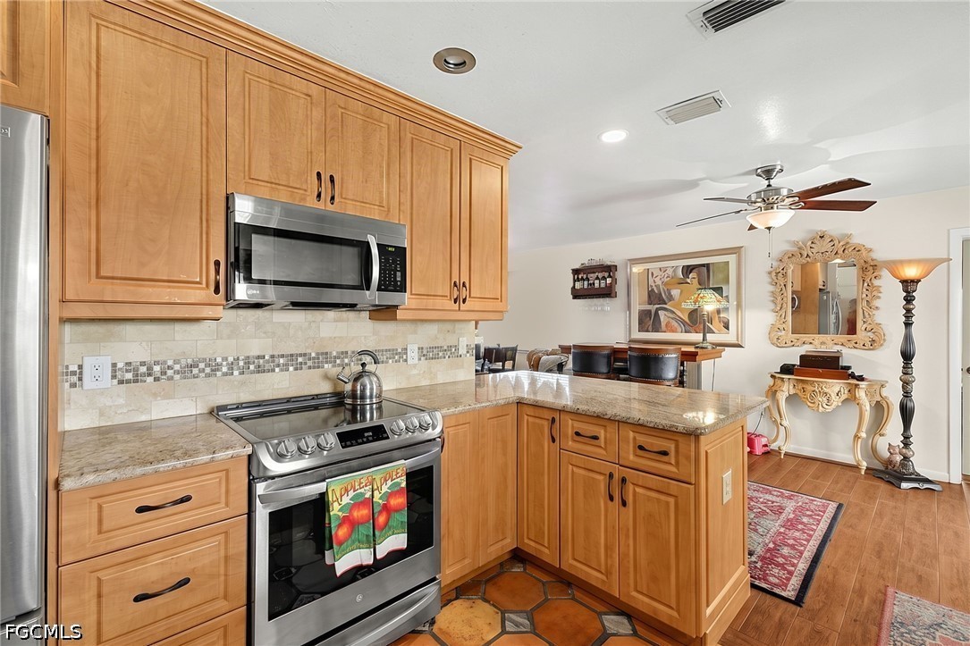 3 Bed Pool Home for Sale in Cape Coral, photo 12