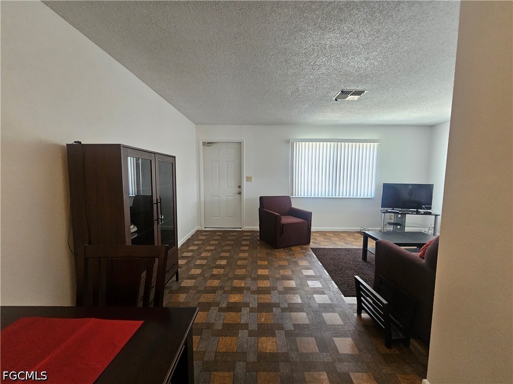 1 Bed Duplex for Sale in Pinewood Condominium, photo 12