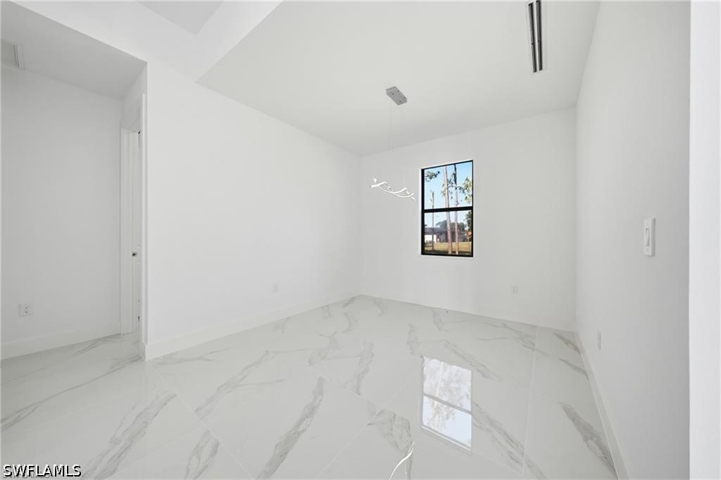 3 Bed SingleFamilyResidence for Sale in Lehigh Acres, photo 12