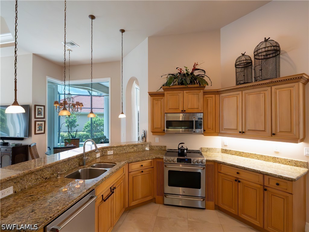 3 Bed Pool Home for Sale in Naples, photo 12