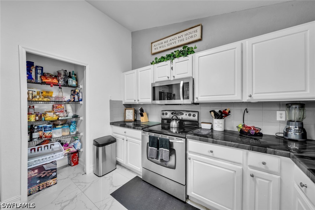 4 Bed SingleFamilyResidence for Sale in Naples, photo 12