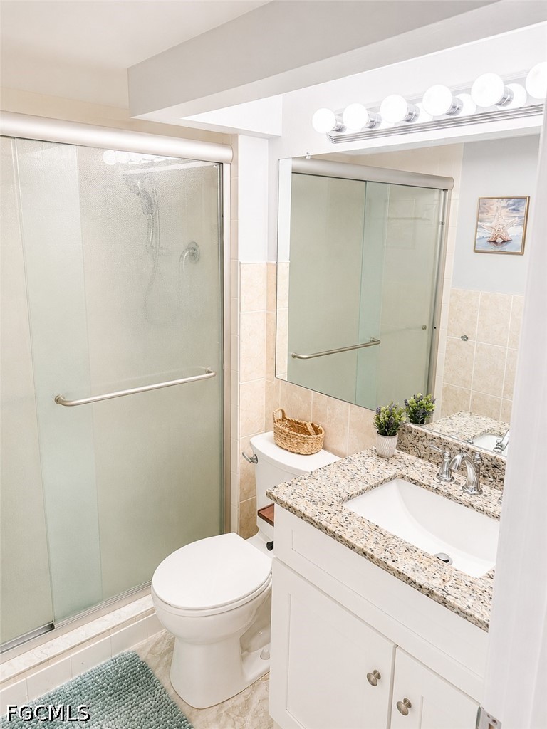 2 Bed Waterfront Home for Sale in Fort Myers, photo 12