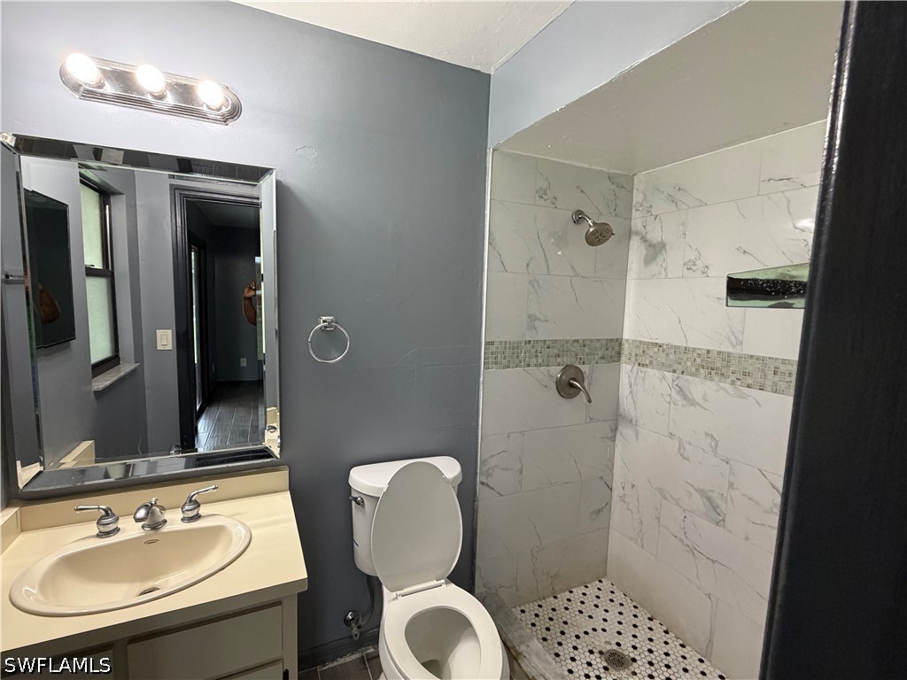 3 Bed SingleFamilyResidence for Sale in Lehigh Acres, photo 12