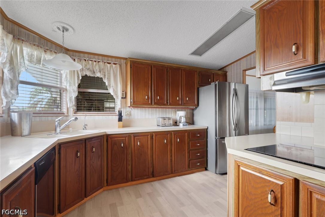 2 Bed ManufacturedHome for Sale in Tamiami Village, photo 12