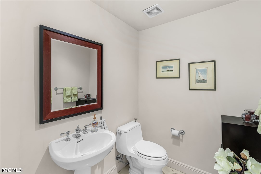 3 Bed Waterfront Home for Sale in Waterside At Bay Beach, photo 12