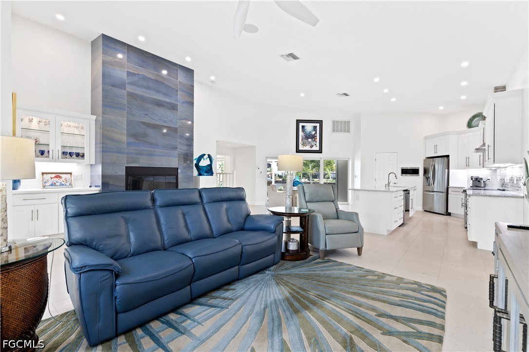 3 Bed Pool Home for Sale in Cape Coral, photo 12