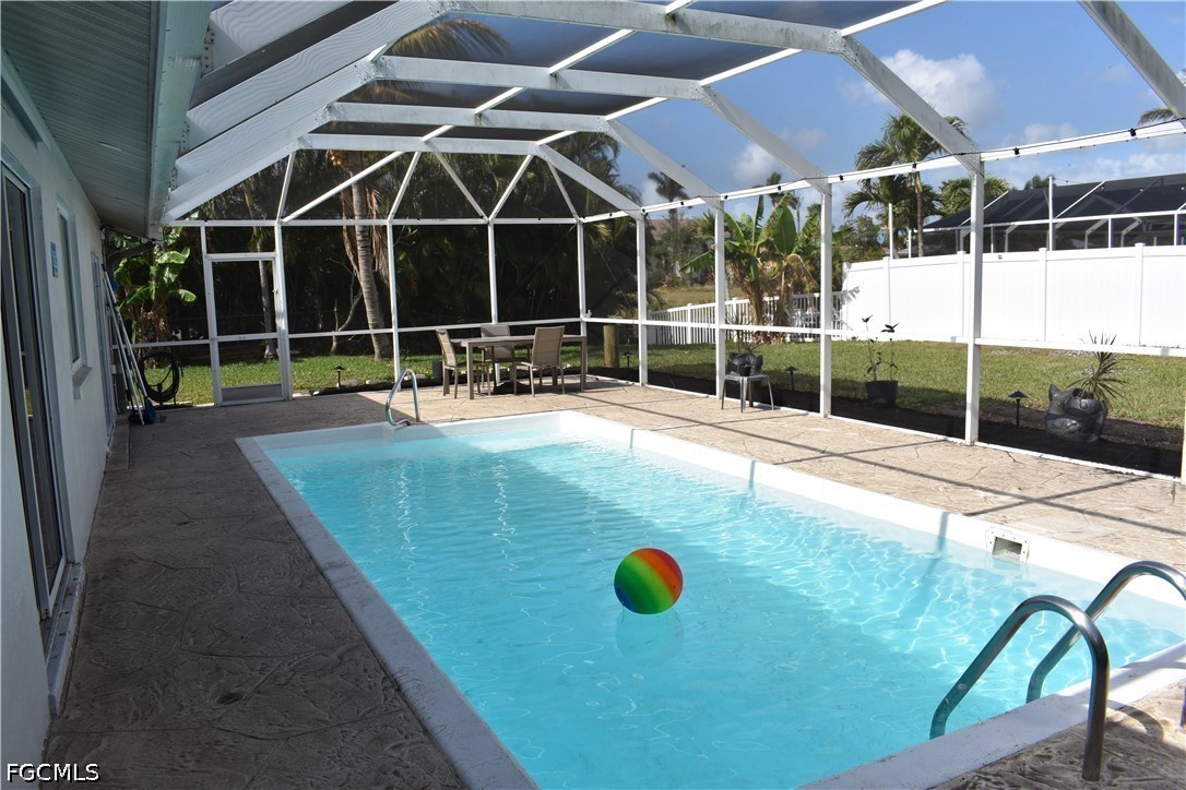 3 Bed Pool Home for Sale in Cape Coral, photo 12
