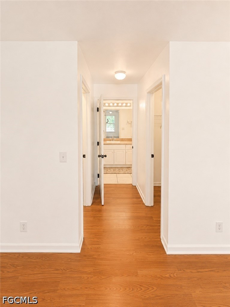 3 Bed SingleFamilyResidence for Sale in Cape Coral, photo 12