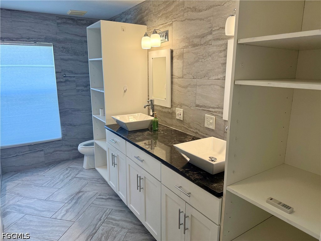 3 Bed SingleFamilyResidence for Sale in Cape Coral, photo 12