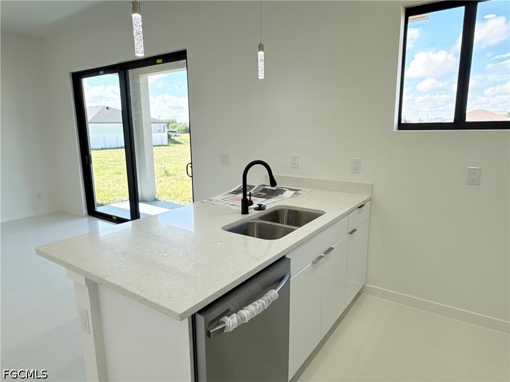 4 Bed SingleFamilyResidence for Sale in Cape Coral, photo 12