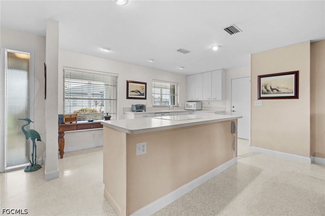 3 Bed Waterfront Home for Sale in Cape Coral, photo 12